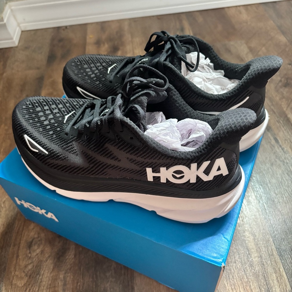 Hoka Clifton 9 - Size 10